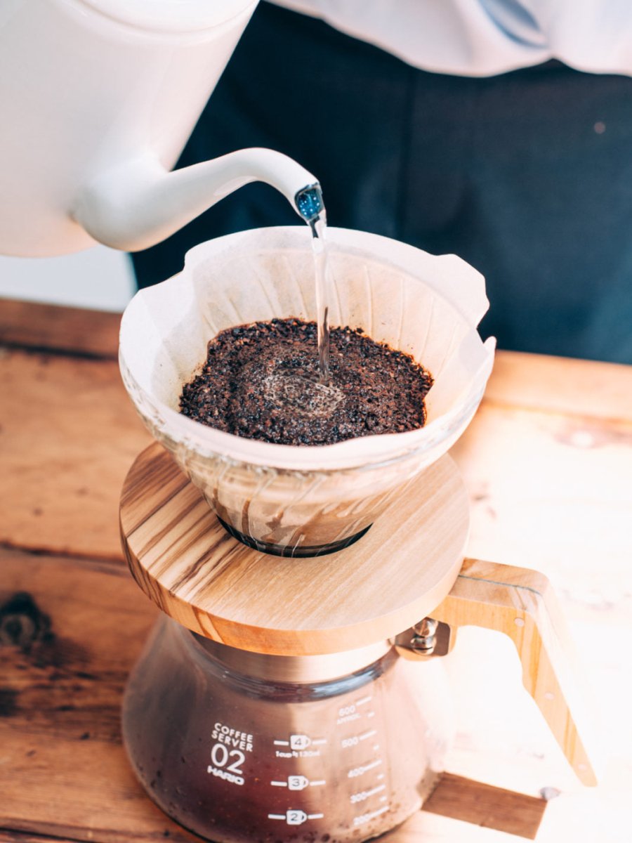 HARIO V60 - 02 Glass Dripper Olive Wood - Uai Coffee
