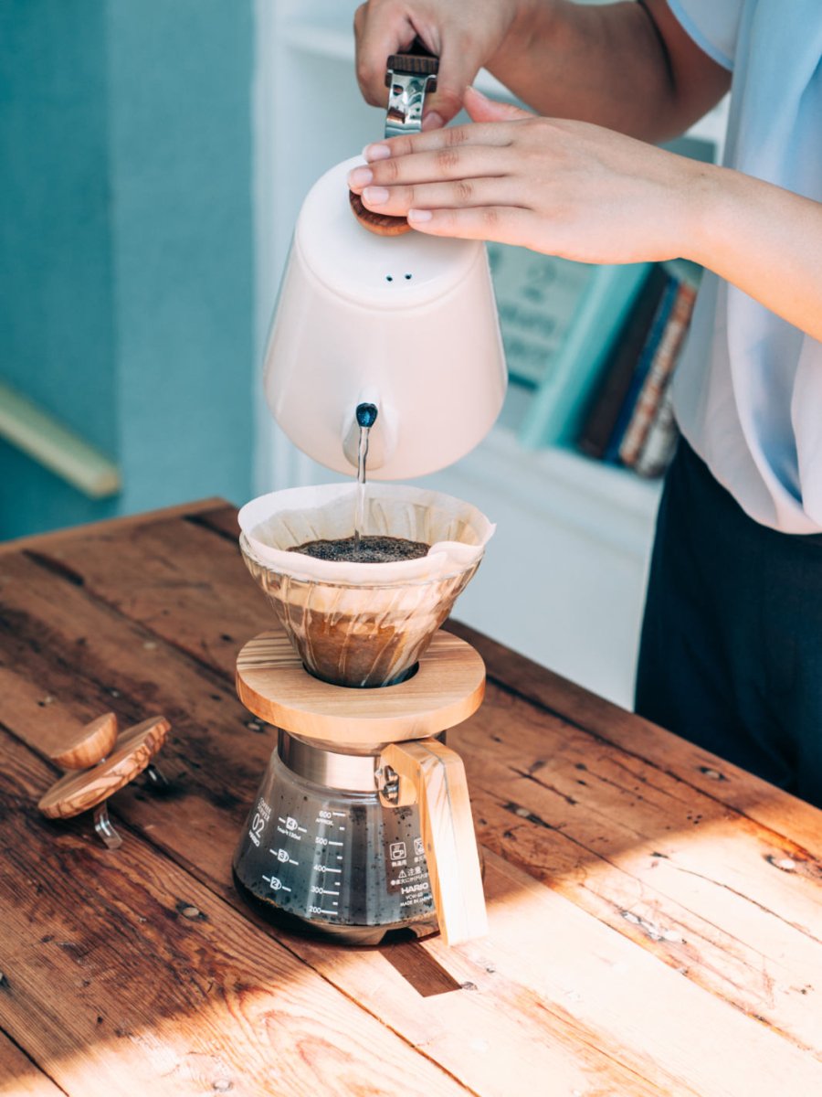 HARIO V60 - 02 Glass Dripper Olive Wood - Uai Coffee