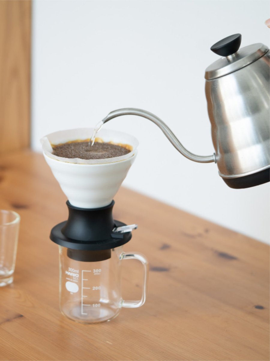 HARIO V60 - 02 SWITCH Immersion Dripper (200ml/6.76oz) (Ceramic) (White) - Uai Coffee